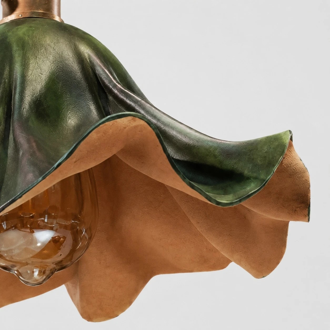 Petal-shaped dark green pendant shade edge detail