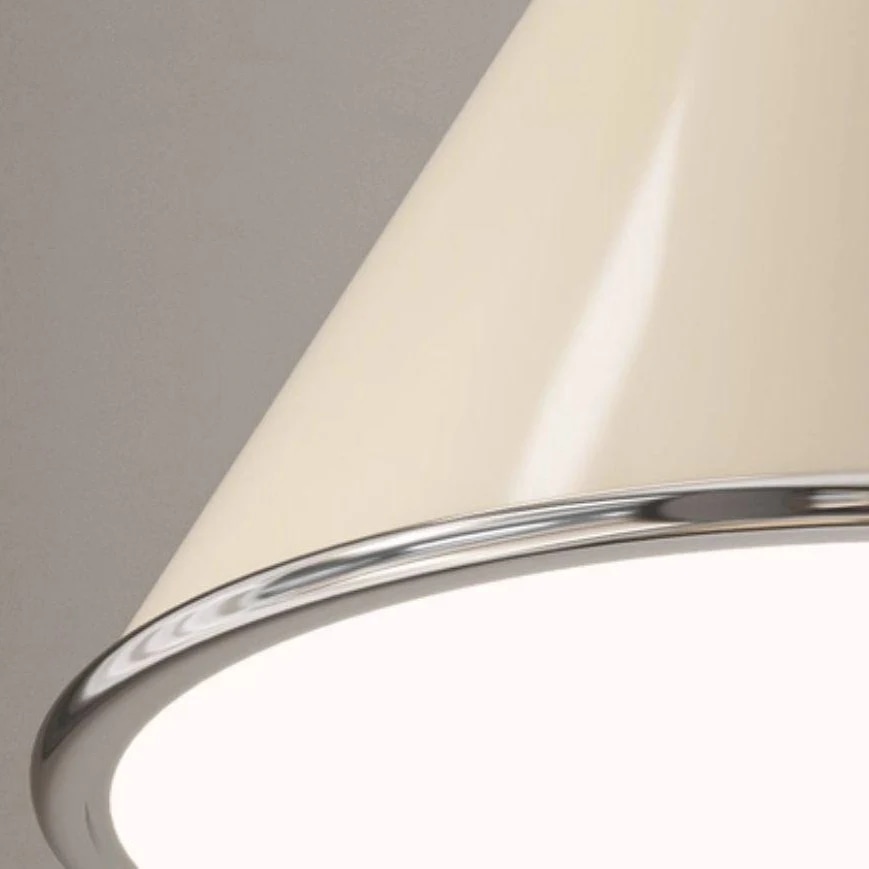 Light diffuser and underside detail