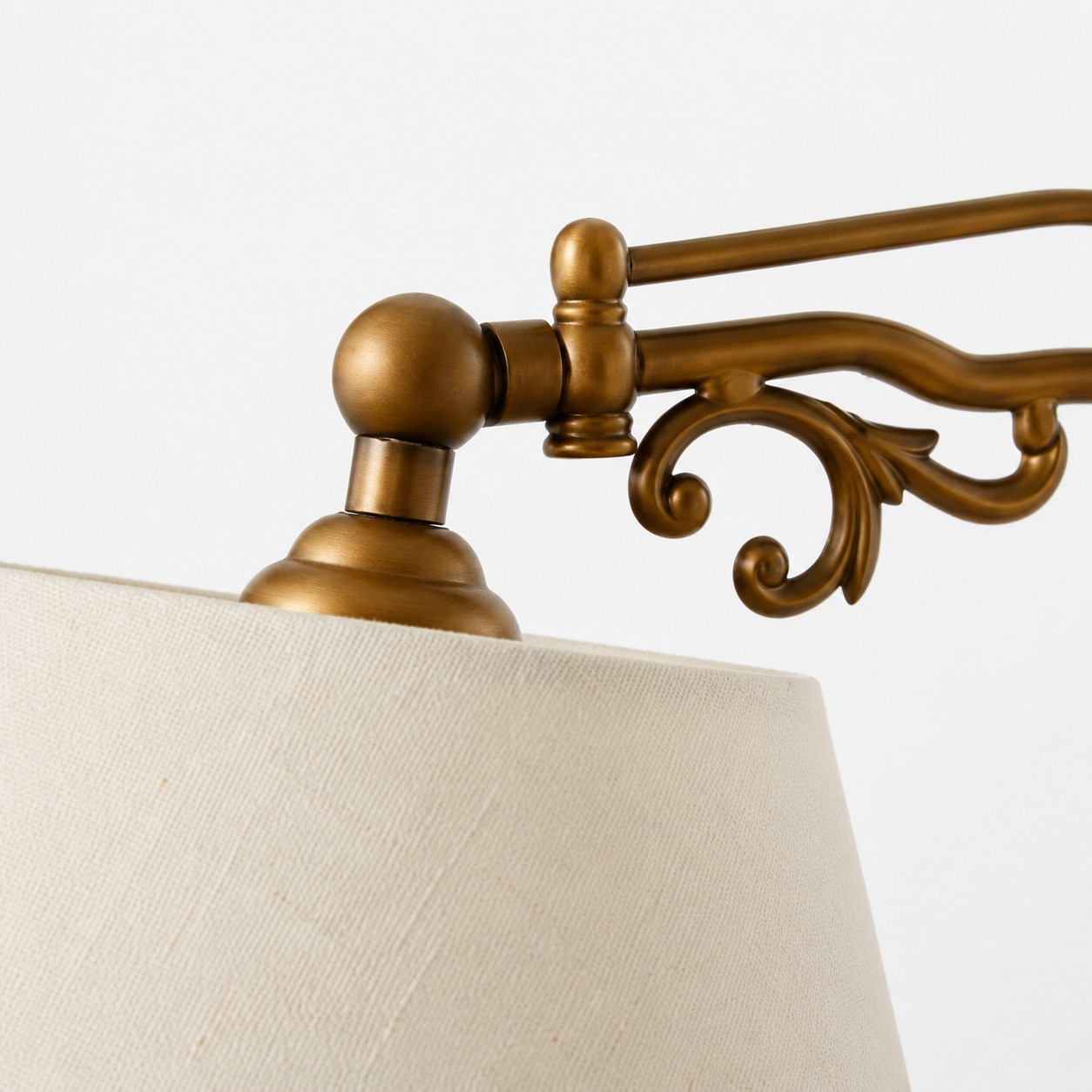 Beige Fabric vintage wood and brass-tone table lamp