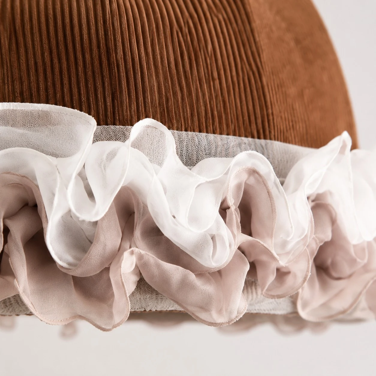 Close-up of the gathered shade edge construction